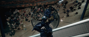 Un Zealot cayendo en Halo: Nightfall