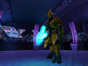 Uno zelota in Halo: Combat Evolved che impugna una Lama Energetica