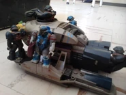 IMG00114.jpg (383 kB) Un Prowler en versión Mega Bloks con tripulación Brute