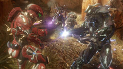 Un grupo Covenant contra un Spartan.