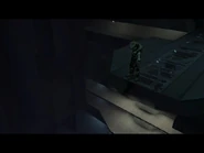 El Jefe Maestro observando la escala de la estructura Forerunner