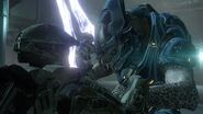 Elite Luchando contra John-117 en Halo 4