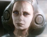 H4-Librarian-Closeup.jpg (126 kB) Acercamiento a la cara de la Bibliotecaria