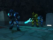 Maestro de Campo protegido por dos Sangheili Menores