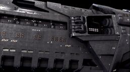 Несколько 50-мм орудий и пусковых установок "Лучник" на левом борту "Столпа".