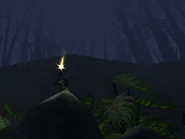 Джон-117 стреляет из своей штурмовой винтовки MA5B на болотах Установки 04.