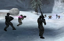 Сержант огневой группы "Зулу" обнаруживает вражеские силы в долине.