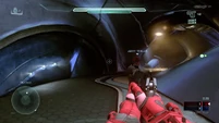 Вид от первого лица на M6H2 на карте Truth бете мультиплеера Halo 5: Guardians.