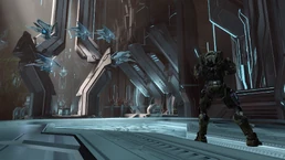 Мастер Чиф впервые сталкивается со Стражами Реквиема.