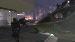 Комендор-сержант Бак эвакуирует двух десантников из Новой Александрии.