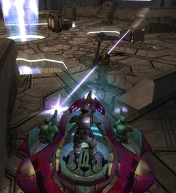 Глюк порождает несколько Джонсонов во время битвы с Тартарусом.