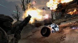 Шестой стреляет из своего гранатомета по Банши, уничтожившим Вепрь.