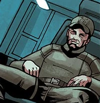 Джеймс Каттер на должности капитана "Духа Огня".