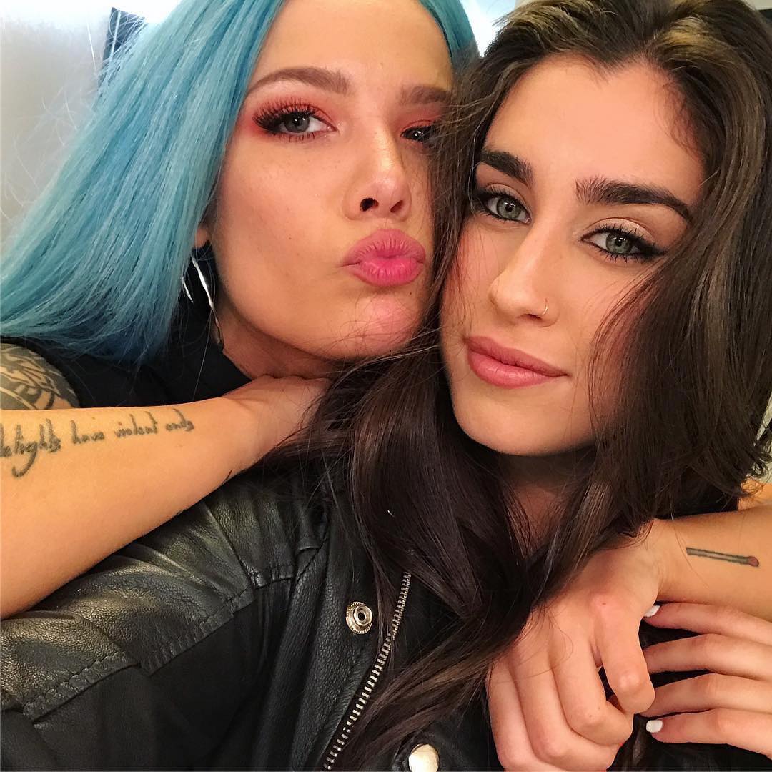 Halsey and Lauren Jauregui performing Strangers