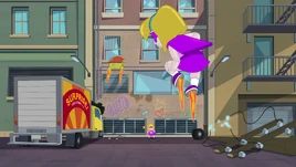 H&GCorneredByRoboH&G