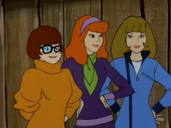 File:SDCC 15 - Daphne and Velma (19964467151).jpg - Wikimedia Commons