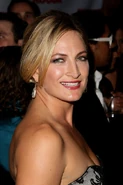 Zoë Bell image.