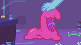 S4E4 Pettingblob