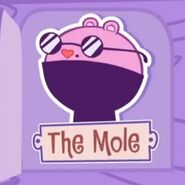 The Mole: Faces his right.