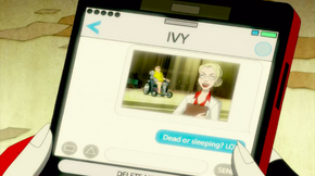 Doctor Quinzel appears in Harley's phone