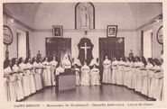 Leçon de chant dans la chapelle du monastère de Montbareil (22)