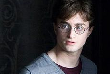 Why can Umbridge cast a patronus while wearing a horcrux when it was  supposed to drain the wearer of energy like Harry? : r/harrypotter