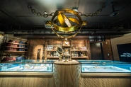 Harry Potter Store New York 4.jpg (2,51 MB) Sekcja naszyjników