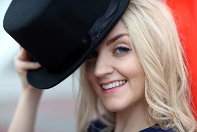 Evanna-Lynch-8