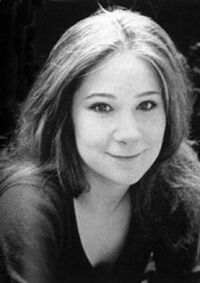 Zoe-wanamaker-856105l