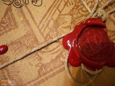 Lak z pieczęcią Ministerstwa Magii.