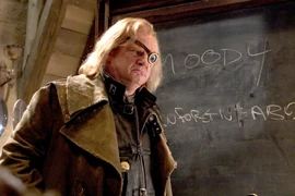 Mad-eye-moody-at-the-blackboard-1050x0-c-default