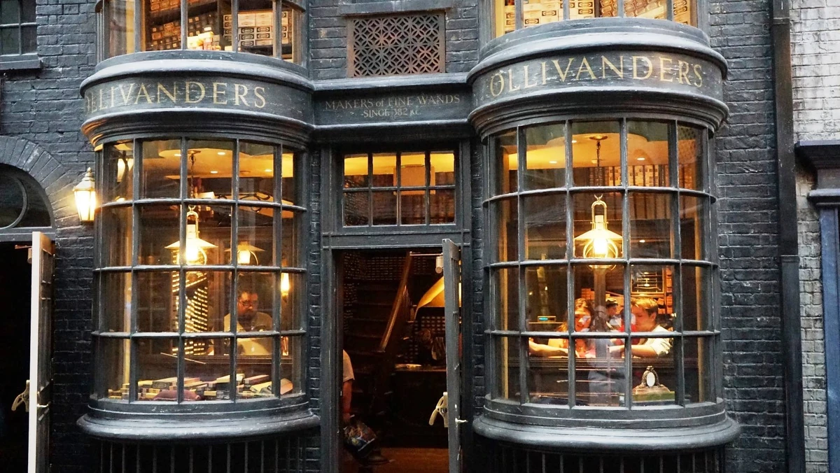 Olivander | Harry Potter Wiki | Fandom