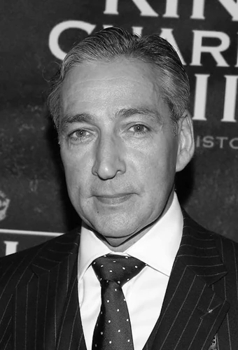 Miles Richardson | Wiki Harry Potter | Fandom