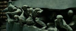Основание статуи «Магия — сила»