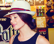 Tumblr m30564SxM21r9q1r5o2 250.png
