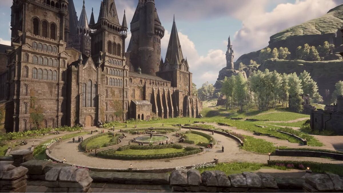 https://static.wikia.nocookie.net/harrypotter/images/2/25/Bell_Tower_Courtyard.jpg/revision/latest/scale-to-width-down/1200?cb=20230311221644