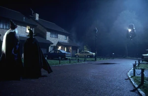 Хагрид везёт младенца Гарри