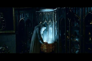 Albus Silente davanti al pensatoio