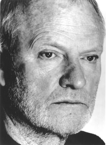 Julian Glover