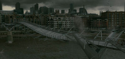 MillenniumBridgeCollapse