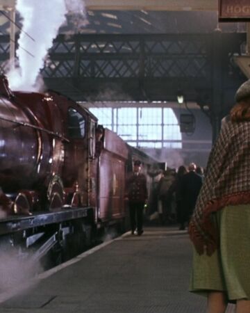 Platform Nine And Three Quarters Harry Potter Wiki Fandom