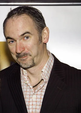 Paul Ritter (Eldred Worple)