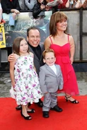 Саманта с семьёй на премьере восьмого фильма