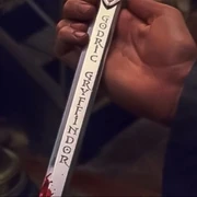 Grawer na klindze miecza Godryka Gryffindora