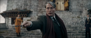 Mads Mikkelsen jako Grindelwald