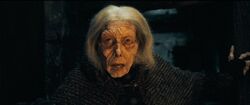 Harry-potter-deathly-hallows1-bathilda corpse