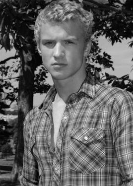 Freddie Stroma