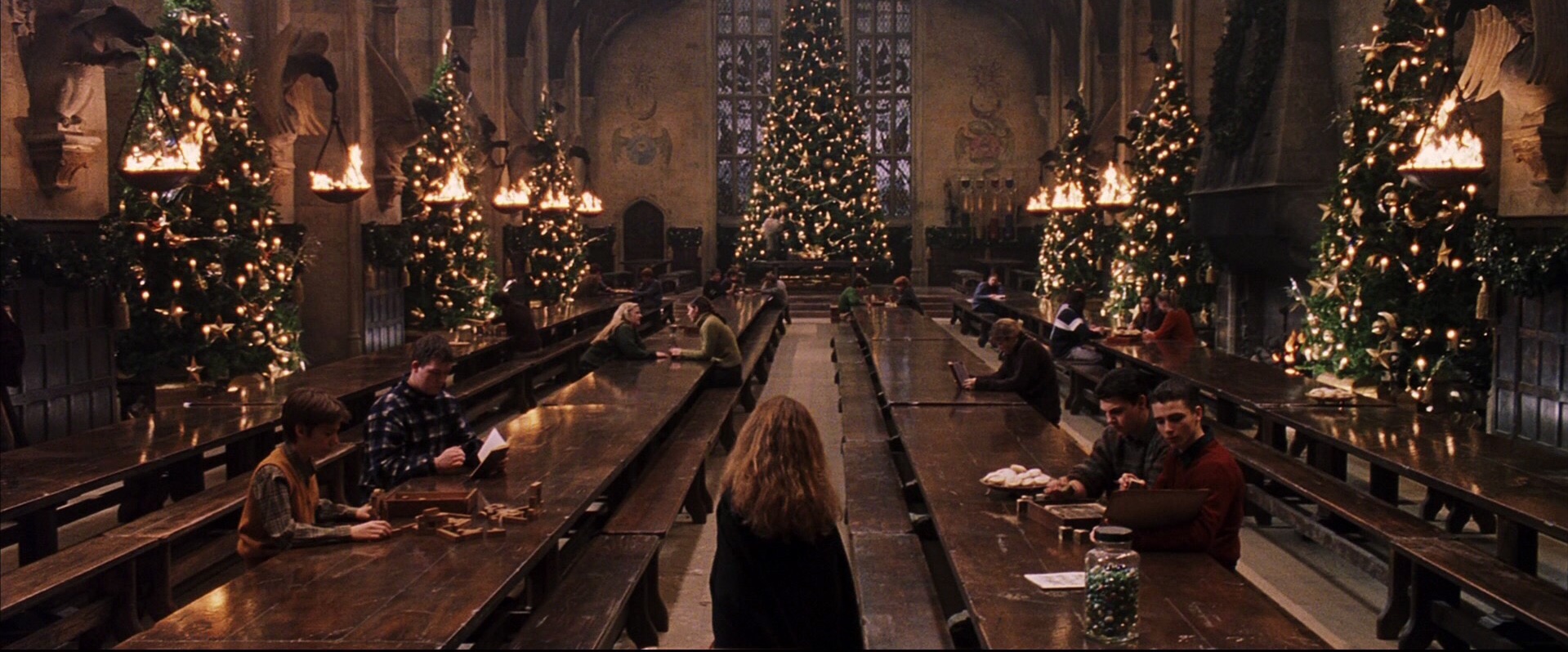 Great hall 2025 harry potter christmas