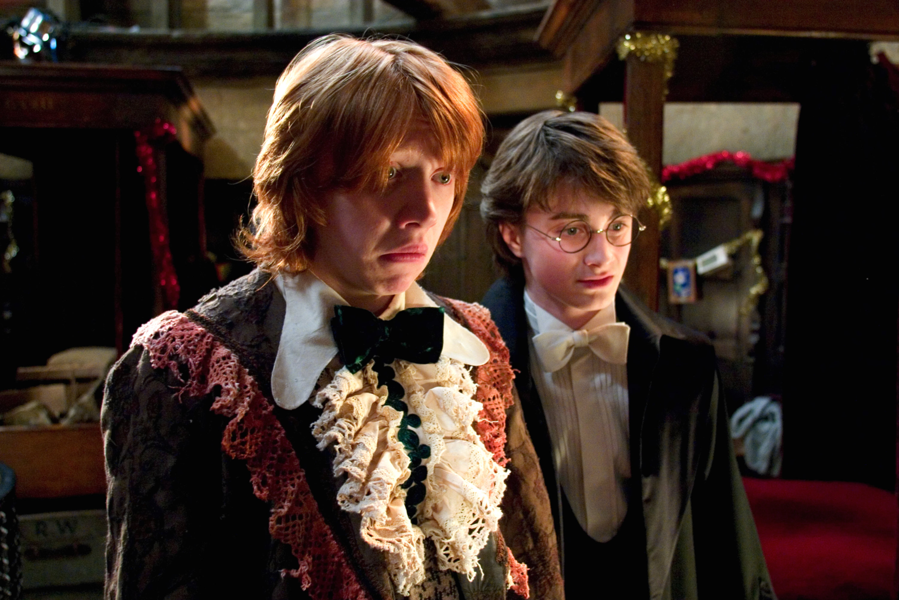 Ronald Weasley s dress robes Harry Potter Wiki Fandom