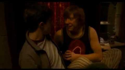 Funny_Weasley_Scene_-20_-_"Beautiful_isn't...the_moon"